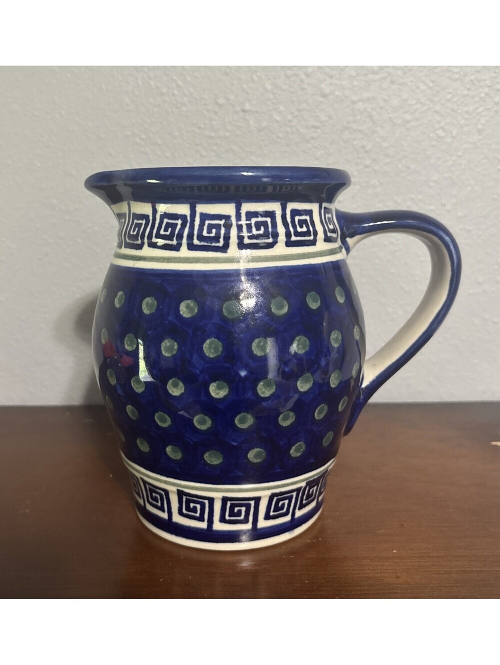 New Polish Pottery Pitcher Green Dots & Greek Key Design 7” Boleslawiec Poland - Picture 3 of 6